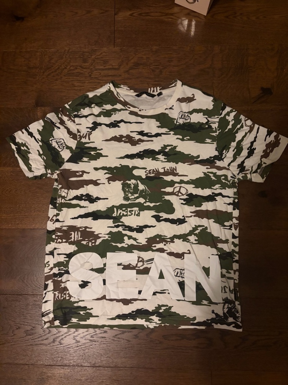 VTG Sean John Camo Graphic T-Shirt - "Rise Up" All Over Print Streetwear